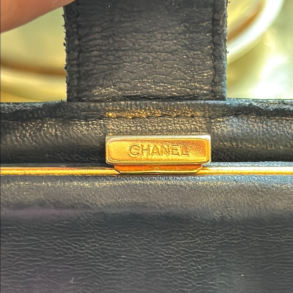 Chanel Black Card Holder Luxurious Accessory - Picture 5 of 10